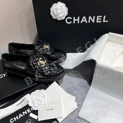 샤넬 클래식 퀼팅 로퍼 94963