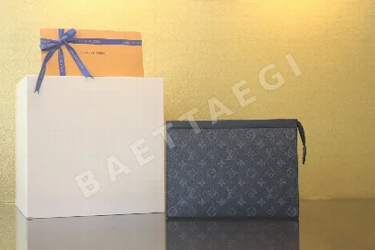 루이비통 모노그램 이클립스 포쉐트 보야지 미디엄 가방 M61692 570