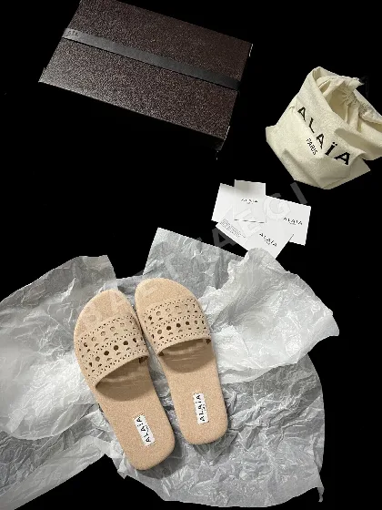 알라이아 컷아웃 수입 가죽 여성 신발 120882