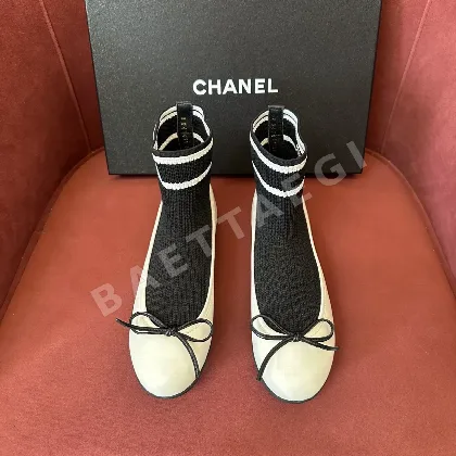 샤넬 클래식 퀼팅 앵클 부츠 143958