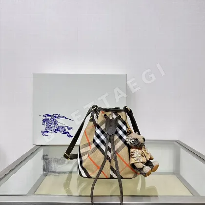 버버리 린넨 체크 미니 버킷백 40245