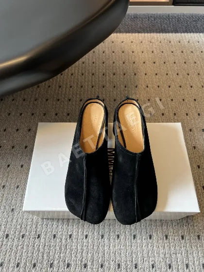 마르지엘라 발가락 분리 청키 힐 뮬 129564