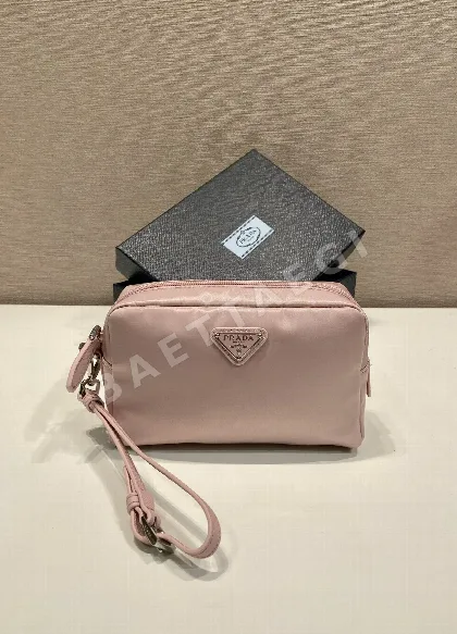프라다 리사이클 나일론 클러치백 1NS021 122646