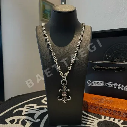 크롬하츠 스카우트 플라워 펜던트 목걸이 61995
