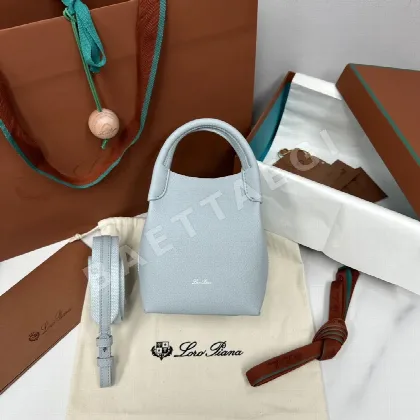 로로피아나 라이트블루 송아지가죽 버킷백 191244