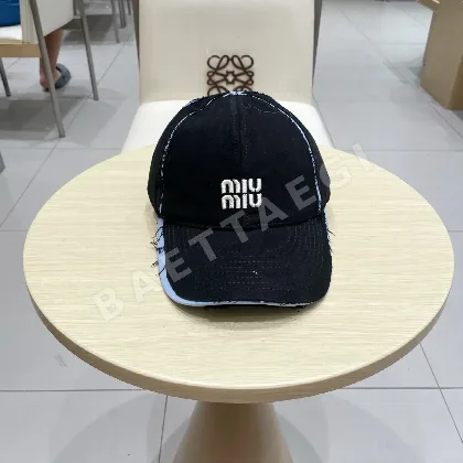 미우미우 자수 베이스볼 캡 185789