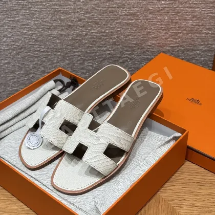 에르메스 오란 도마뱀 가죽 샌들 117452
