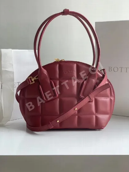 보테가베네타 버터 송아지가죽 볼링백 숄더백 592858 154889
