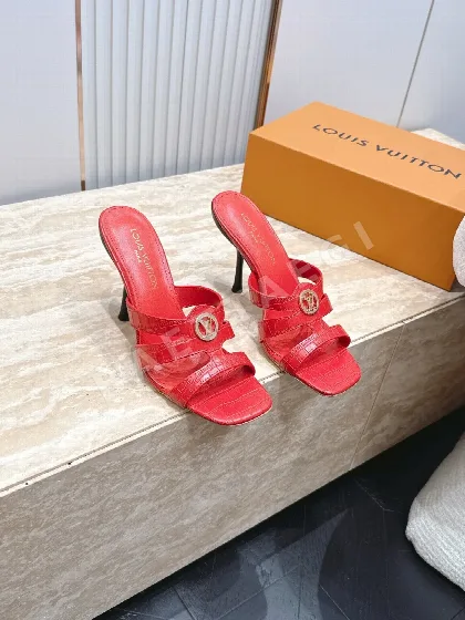 루이비통 메탈 버클 청키 힐 샌들 113519