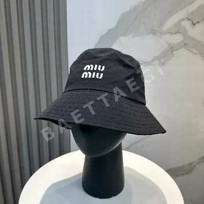 미우미우 미니멀 속건성 버킷햇 모자 119162