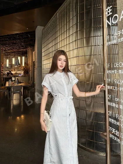 디올 스탠드 카라 스트라이프 리본 원피스 121629