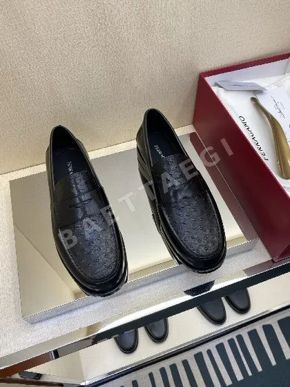 페레가모 로퍼 가죽 캣츠아이 로고 170067