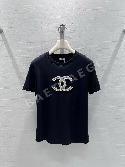 샤넬 더블 C 라인스톤 여성 반팔 티셔츠 104147