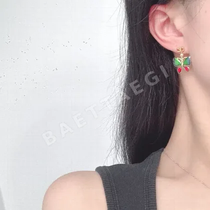 발렌티노 나비 진주 장식 귀걸이 63442