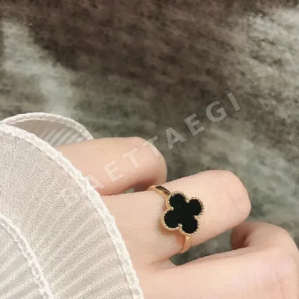 반클리프앤아펠 네잎클로버 골드 반지 63857