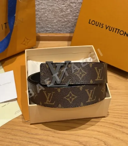 루이비통 LV 이니셜 40mm 리버시블 벨트 180340