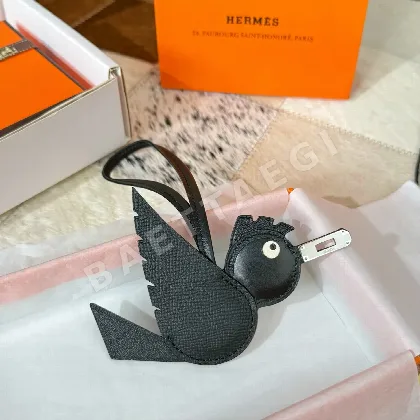 에르메스 버드 참 키링 124418