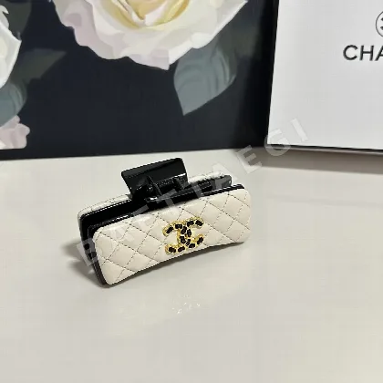 샤넬 빈티지 모노그램 헤어클립 183615