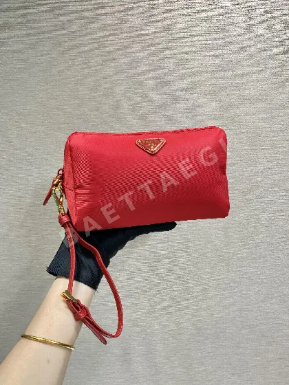 프라다 나일론 삼각 로고 핸드백 1NS693 67680