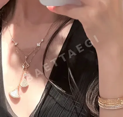 불가리 디바 시리즈 목걸이 64390