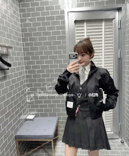 톰브라운 4바 스트라이프 경량 나일론 여성 자켓 127807