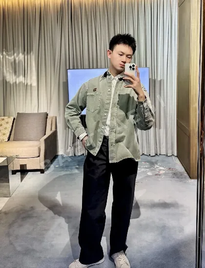 미우미우 연두색 데님 데미지 셔츠 102078