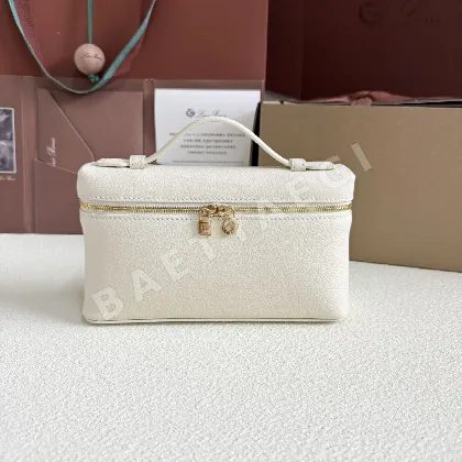 로로피아나 카프스킨 클러치백 FAI8393