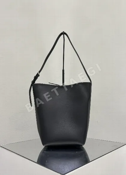 더로우 버킷백 75761