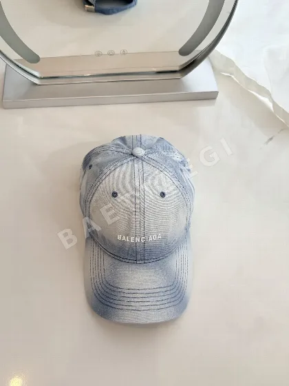 발렌시아가 워시드 데님 캡 81900