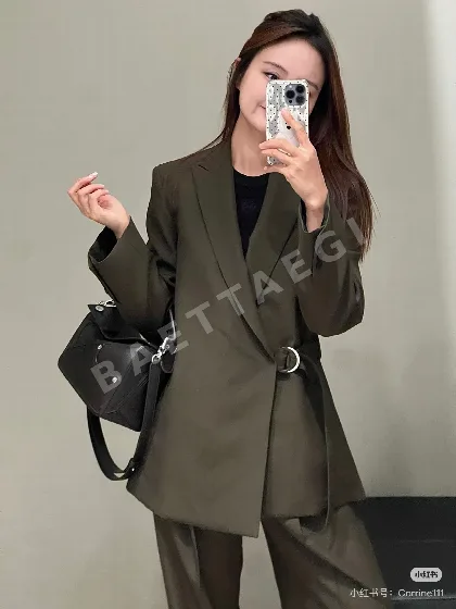 로에베 슬림핏 블랙 수트 세트 96569