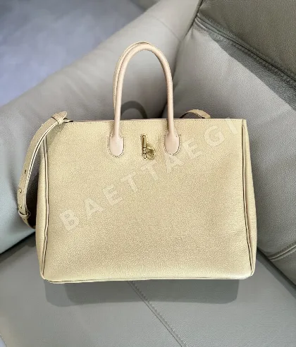 버버리 그레인드 카프스킨 토트백 40144