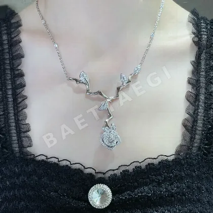 디올 로즈 바가텔 목걸이 134755