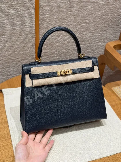 에르메스 켈리 블루 나이트 가죽 지갑 192442