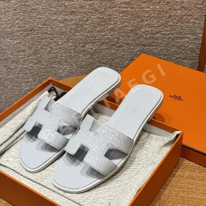 에르메스 오란 샌들 블루샤시에 가죽 H 컷아웃 164727