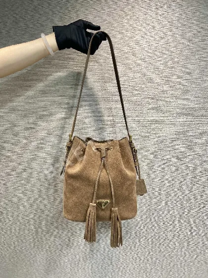프라다 스웨이드 버킷백 1BE079 66260