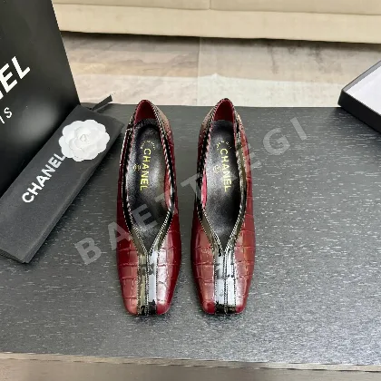 샤넬 더블 C 악어가죽 패턴 스퀘어 토 하이힐 신발 98435
