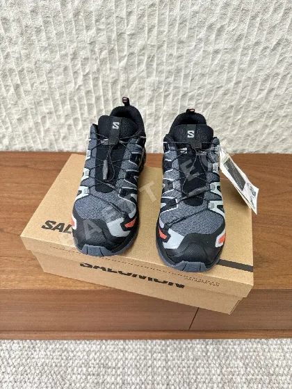 살로몬 신발 74728