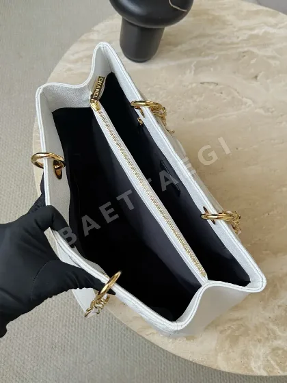 샤넬 화이트 금장 가방 33350