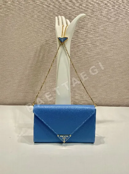 프라다 크로스 그레인 가죽 미니 핸드백 1BP051
