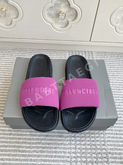 발렌시아가 솔리드 컬러 레터 샌들 42081