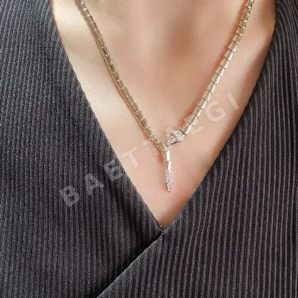 불가리 스네이크 골드 다이아몬드 장식 목걸이 64733