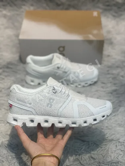 ON Run Cloud 6 남녀공용 경량 러닝화 102675