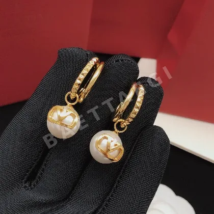 발렌티노 진주 후크 귀걸이 63624