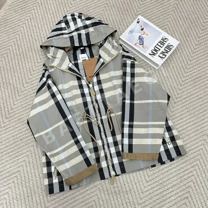 버버리 클래식 체크 후드 여성 자켓 116977