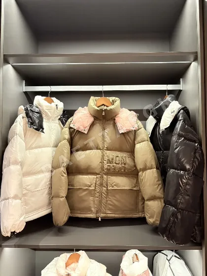 몽클레르 아베(Moncler Abbaye) 다운 재킷 168780