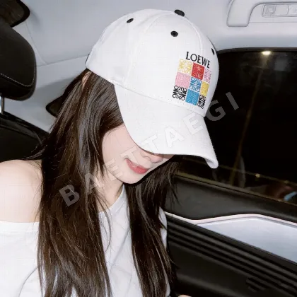 로에베 자수 베이스볼 캡 119467