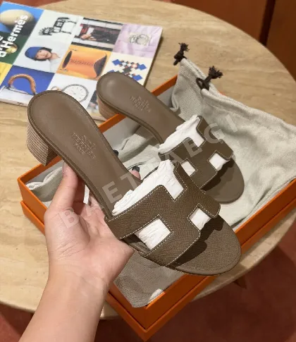 에르메스 오아시스 샌들 Calfskin H 컷아웃 189079