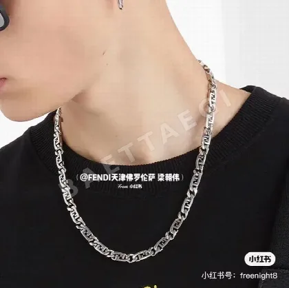 펜디 심플 디자인한 목걸이 71300