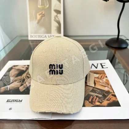 미우미우 베이스볼캡 80837