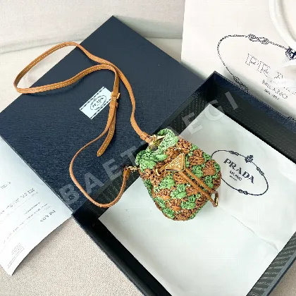 프라다 라피아 글래스 원형 로고 미니 핸드백 1NR016